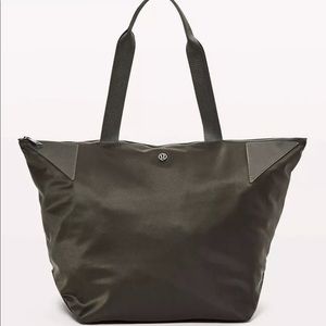 Lululemon Acute Tote